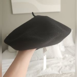 NWT Aritzia Wilfred 100% Wool Beret